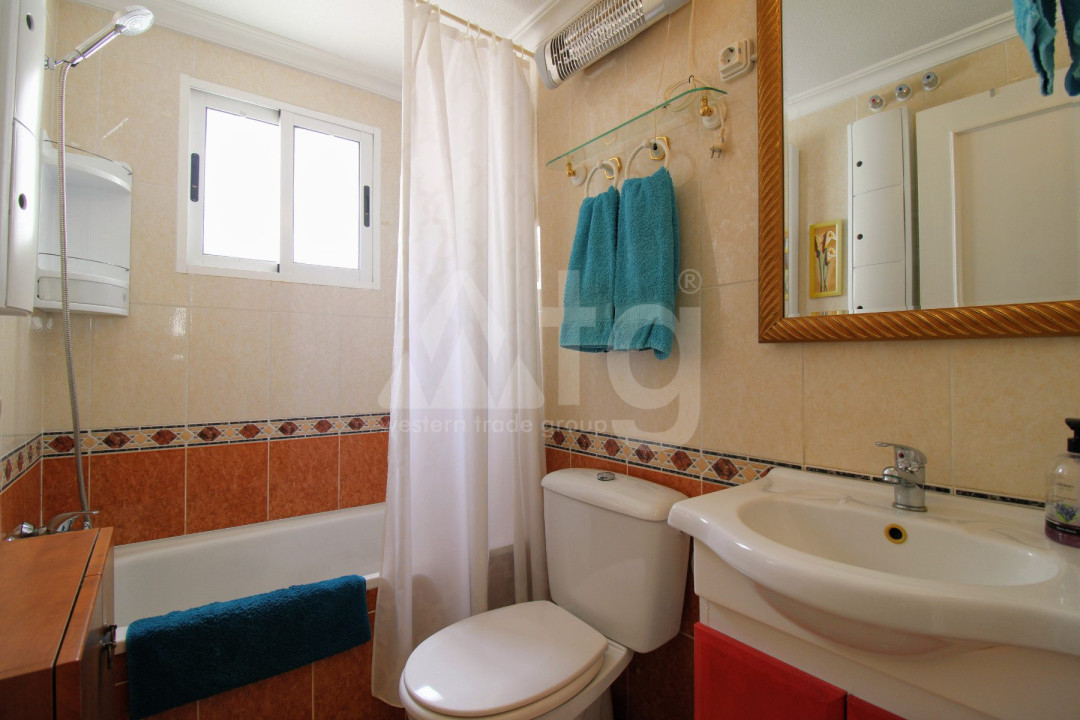 2 bedroom Penthouse in Torrevieja - CBH57079 - 9