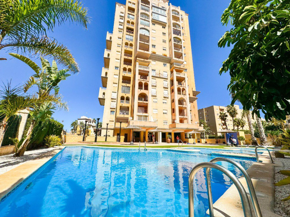 3 bedroom Apartment in Torrevieja - CBH55825 - 1