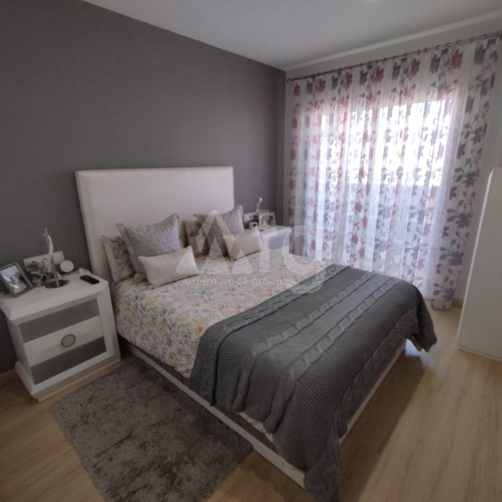 3 bedroom Apartment in Torrevieja - SHL41082 - 12