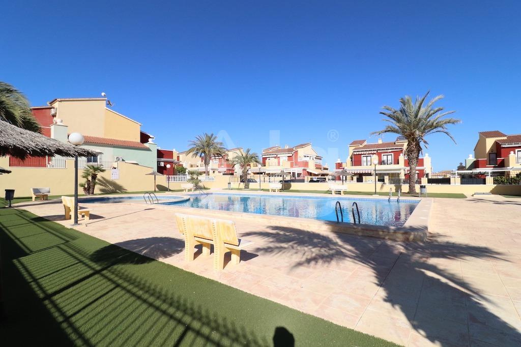 3 bedroom Villa in Torrevieja - CRR54039 - 1