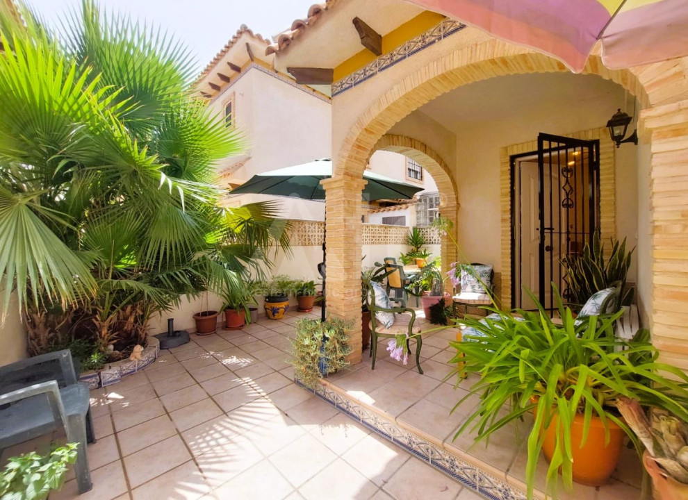 3 bedroom Villa in Torrevieja - CRR59271 - 1