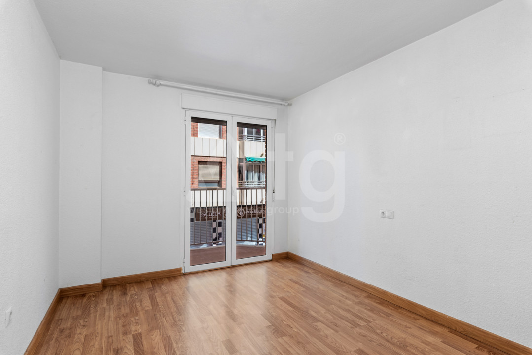 4 bedroom Apartment in Torrevieja - CBB49642 - 10