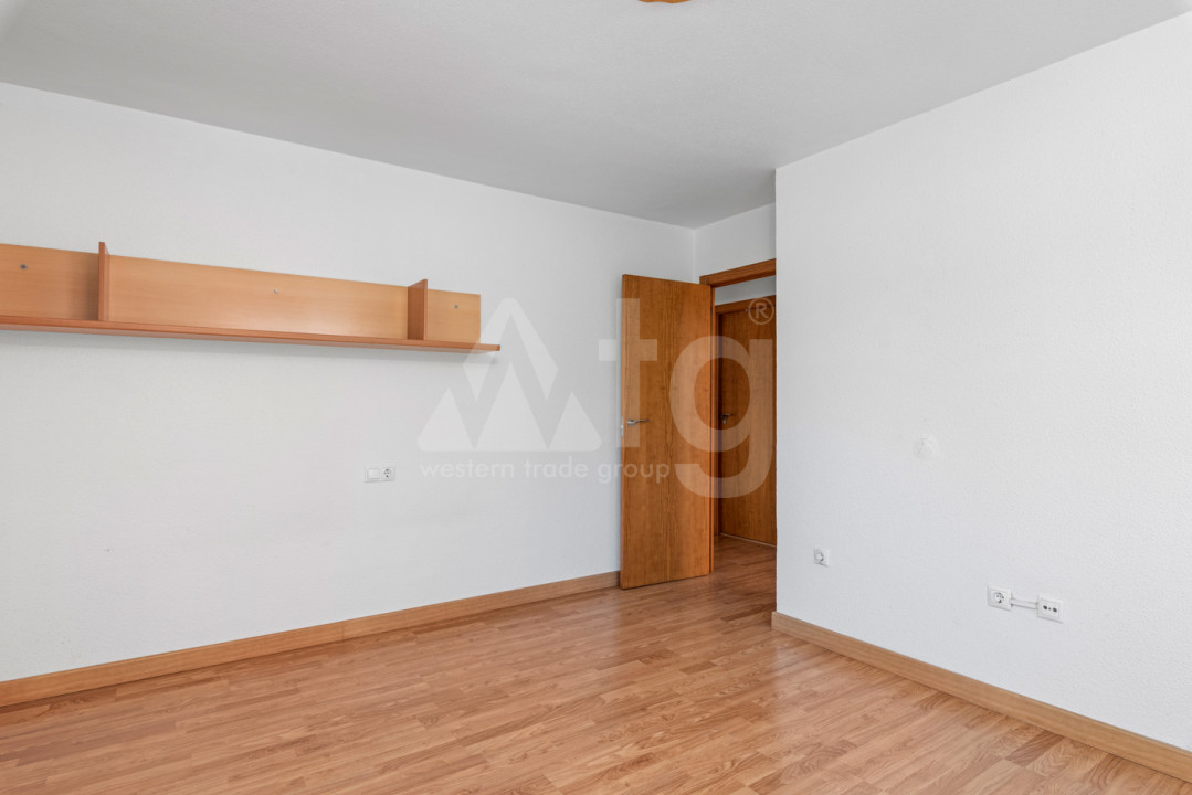 4 bedroom Apartment in Torrevieja - CBB49642 - 13
