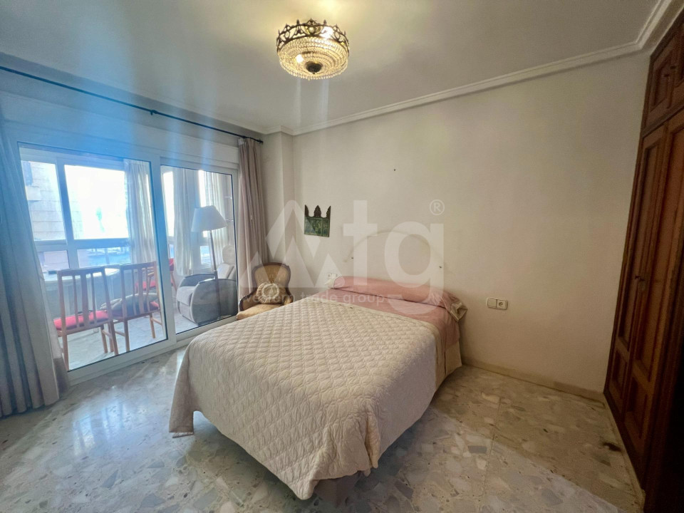 4 bedroom Apartment in Torrevieja - JJ49883 - 5