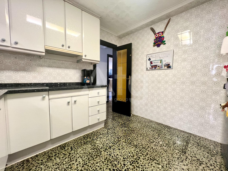 4 bedroom Apartment in Torrevieja - JJ56732 - 5