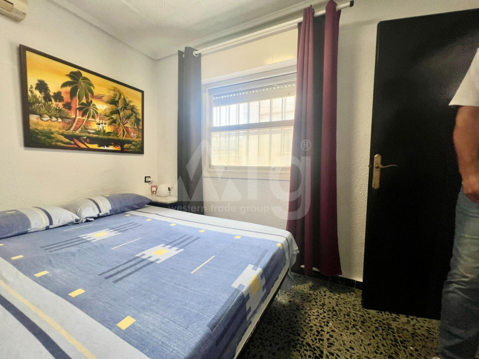 4 bedroom Apartment in Torrevieja - JJ56732 - 12