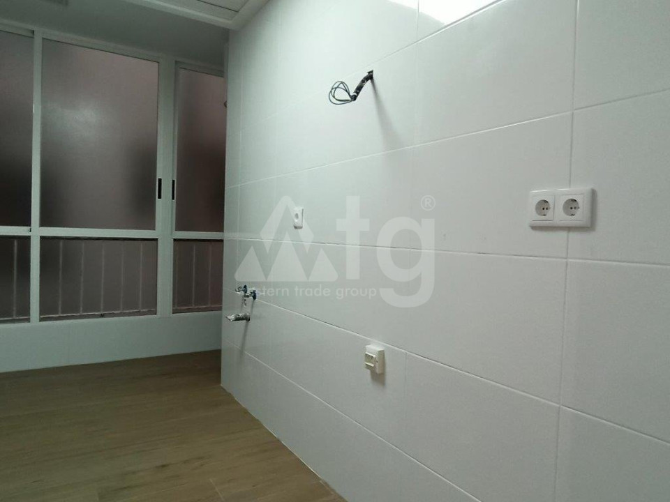 4 bedroom Apartment in Torrevieja - SHL32766 - 3