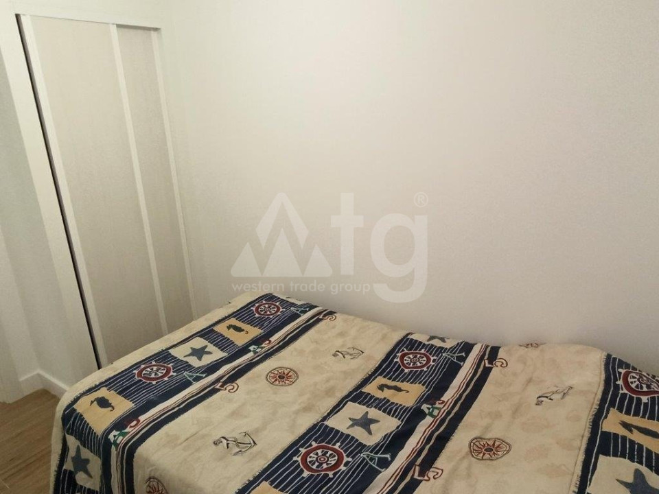 4 bedroom Apartment in Torrevieja - SHL32766 - 8