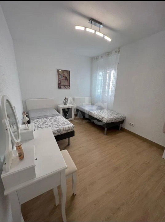 4 bedroom Apartment in Torrevieja - SHL57765 - 9