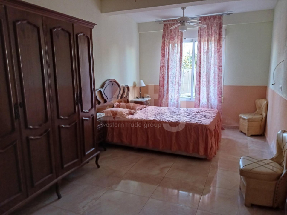 4 bedroom Duplex in Torrevieja - SHL55570 - 8