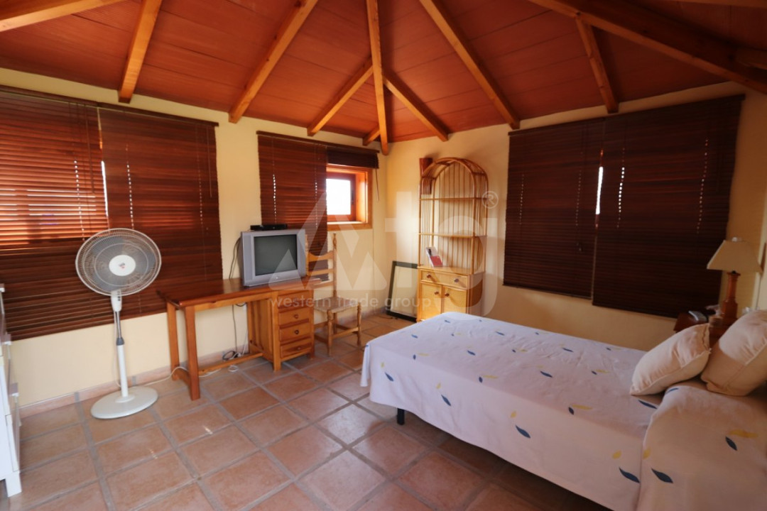4 bedroom Villa in Dehesa de Campoamor - URE30447 - 11