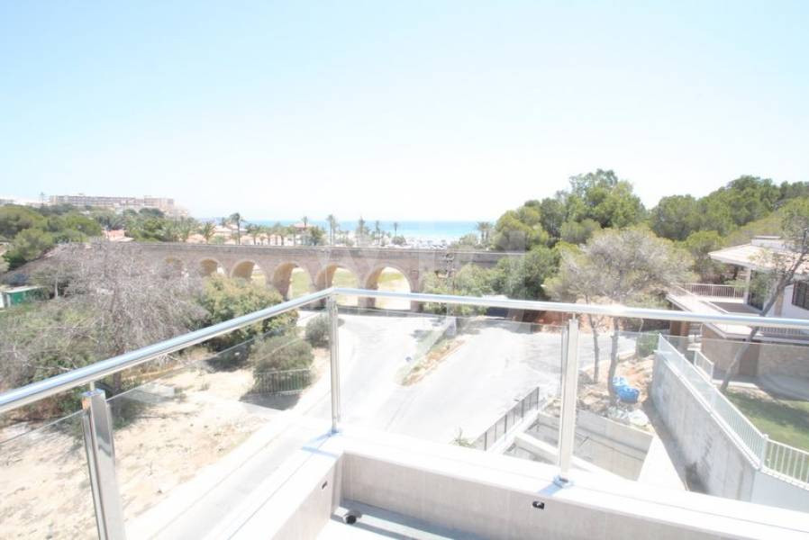 4 bedroom Villa in Orihuela Costa - CRR41161 - 30