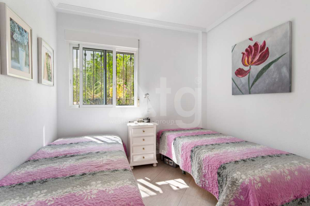 4 bedroom Villa in Punta Prima - CBW30849 - 13