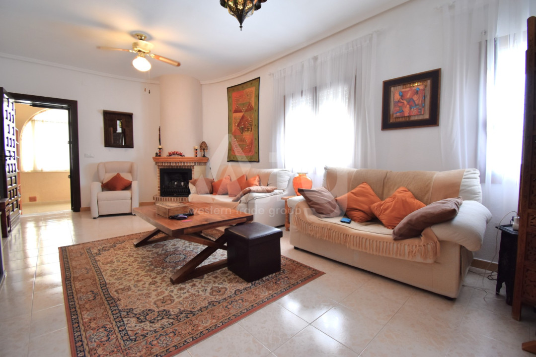 4 bedroom Villa in Villamartin - VRE55604 - 4