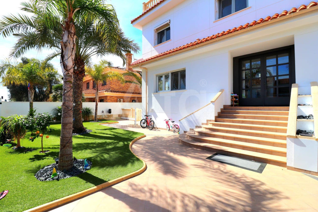 5 bedroom Villa in Dehesa de Campoamor - LR61681 - 1