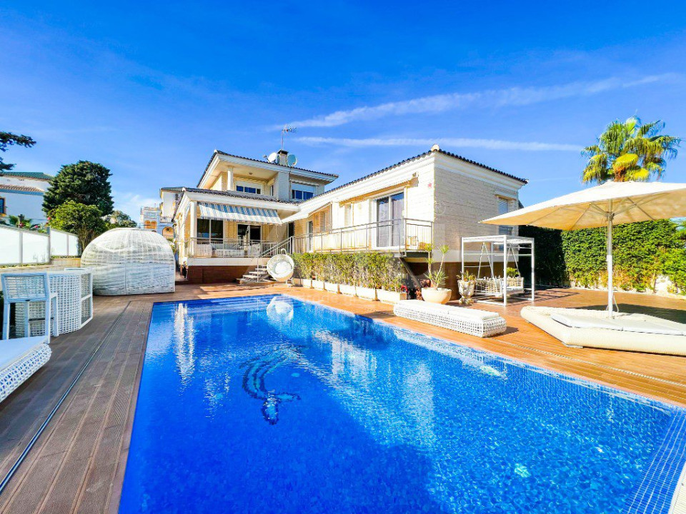 5 bedroom Villa in La Mata - CBH55827 - 1