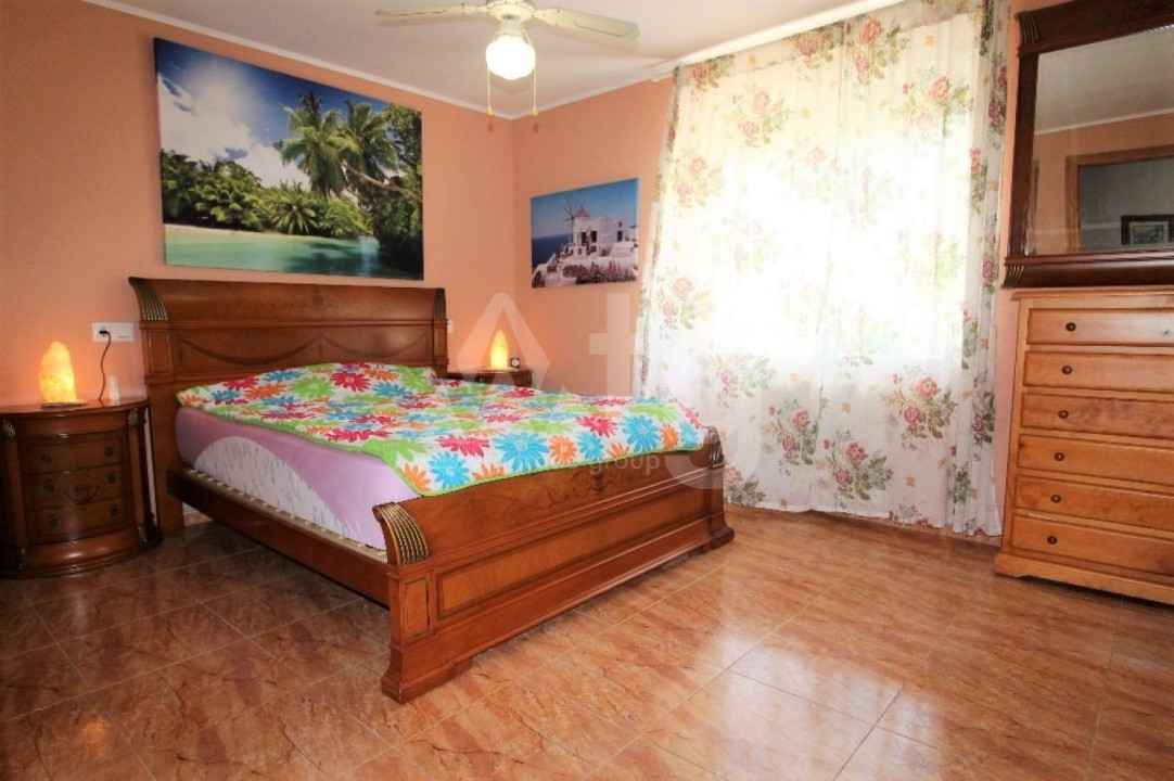 5 bedroom Villa in Los Balcones - RH59002 - 10