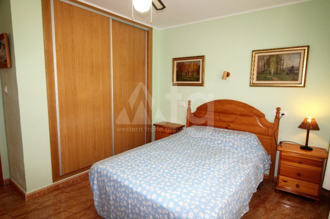 5 bedroom Villa in Los Balcones - RH59002 - 14