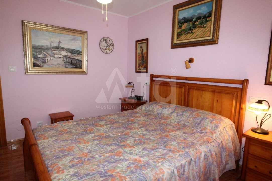 5 bedroom Villa in Los Balcones - RH59002 - 16