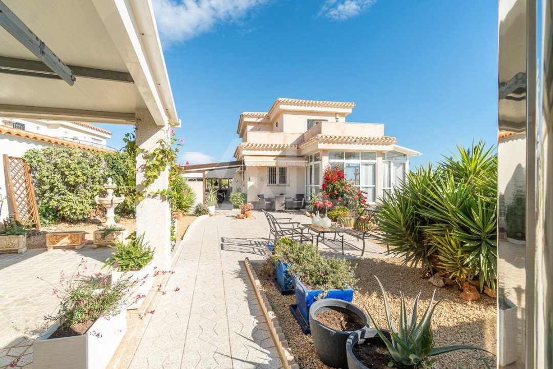 5 bedroom Villa in Playa Flamenca - RPF44948 - 7