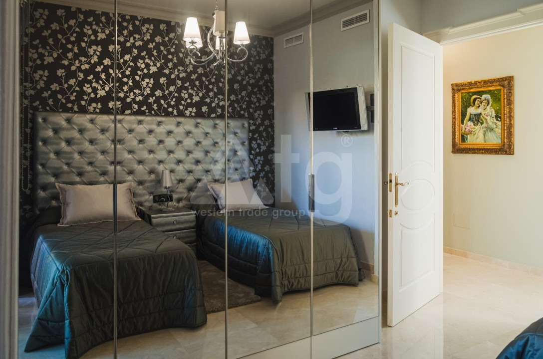 6 bedroom Villa in Dehesa de Campoamor - URE49667 - 13