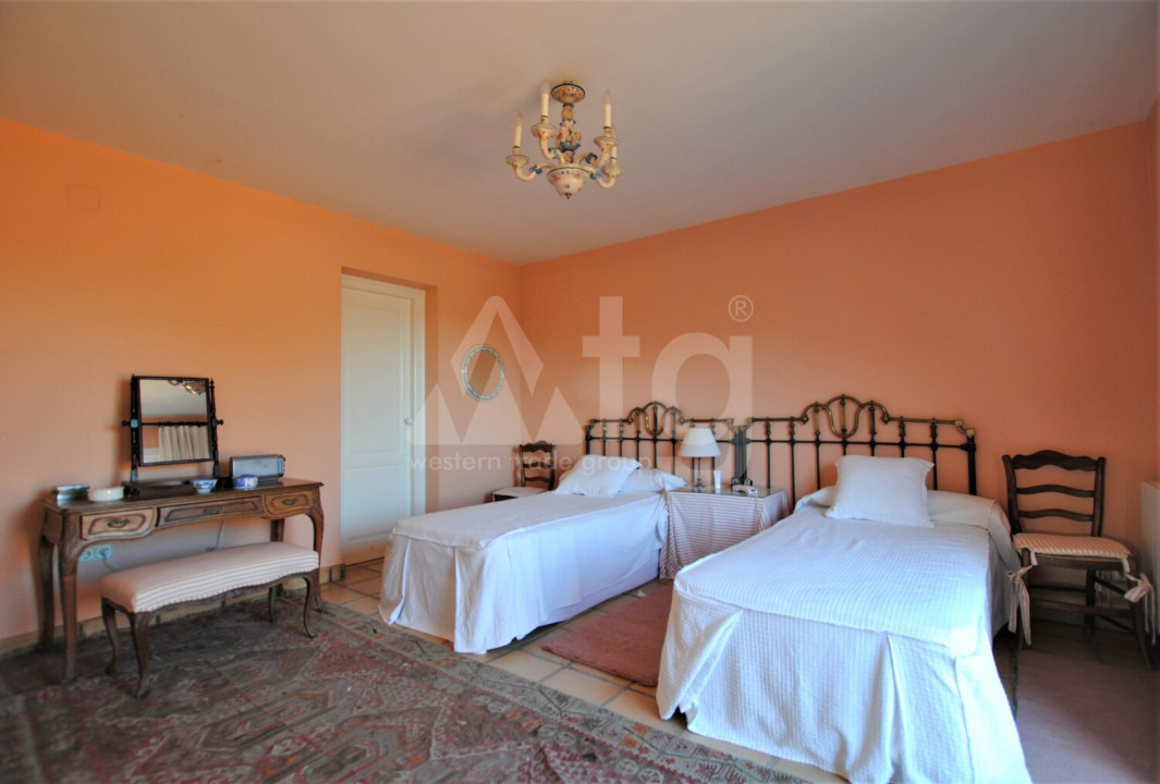 6 bedroom Villa in Denia - EGH56454 - 12