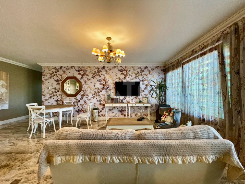 6 bedroom Villa in El Campello - CGN54930 - 12