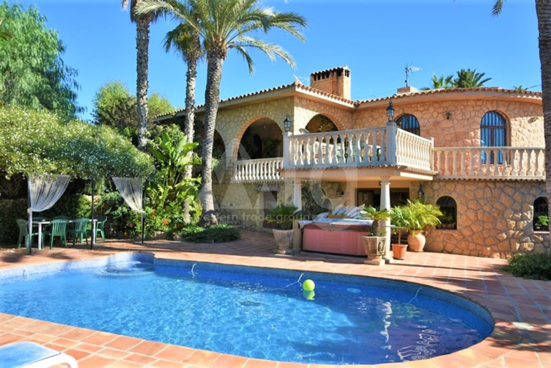 6 bedroom Villa in La Nucia - CAA32345 - 1
