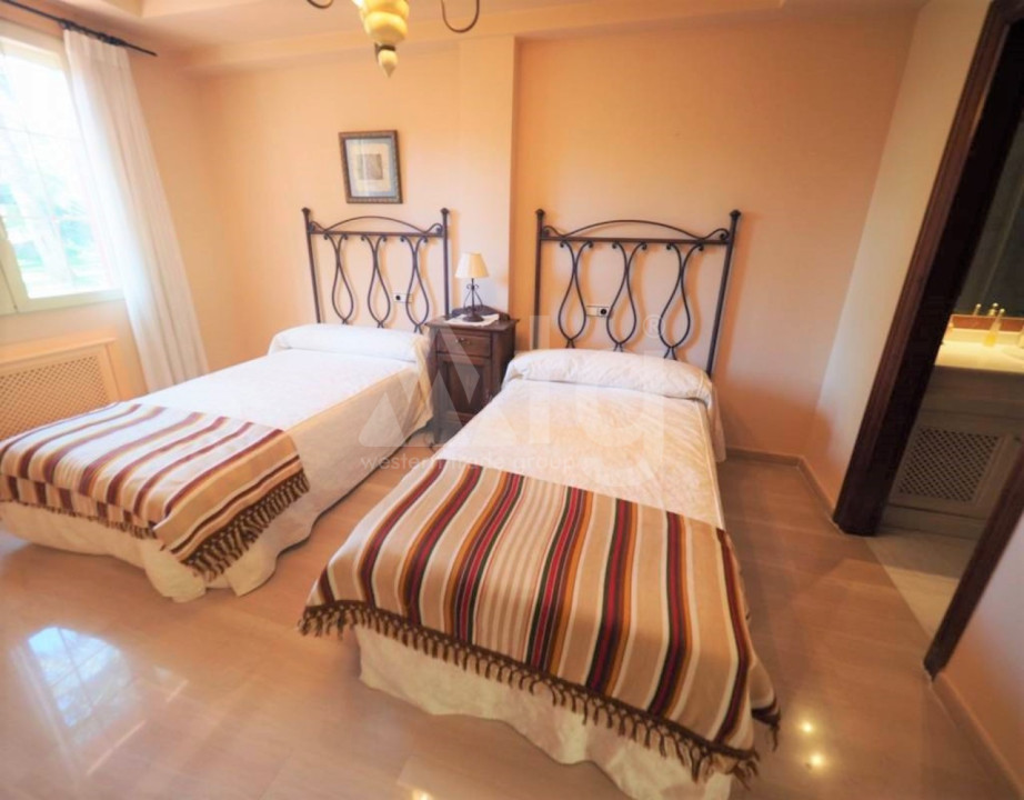 8 bedroom Villa in Elche - CAA32347 - 23
