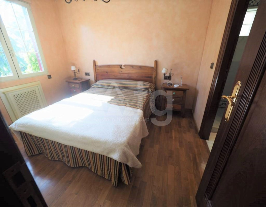 8 bedroom Villa in Elche - CAA32347 - 21