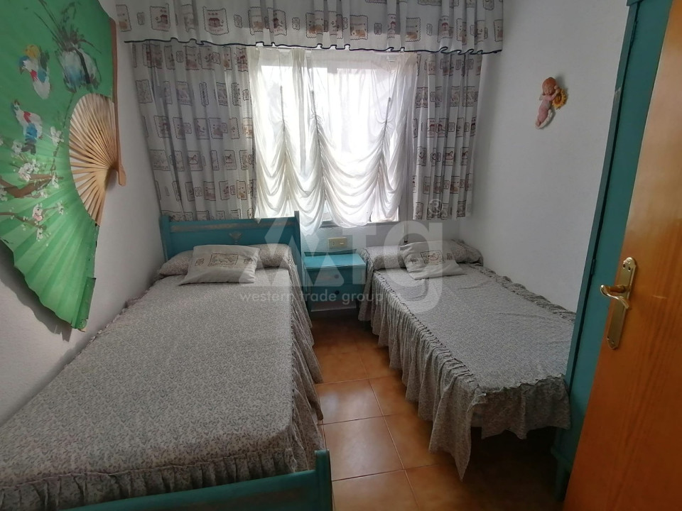 Apartament cu 3 dormitoare în La Mata - JLM50030 - 12
