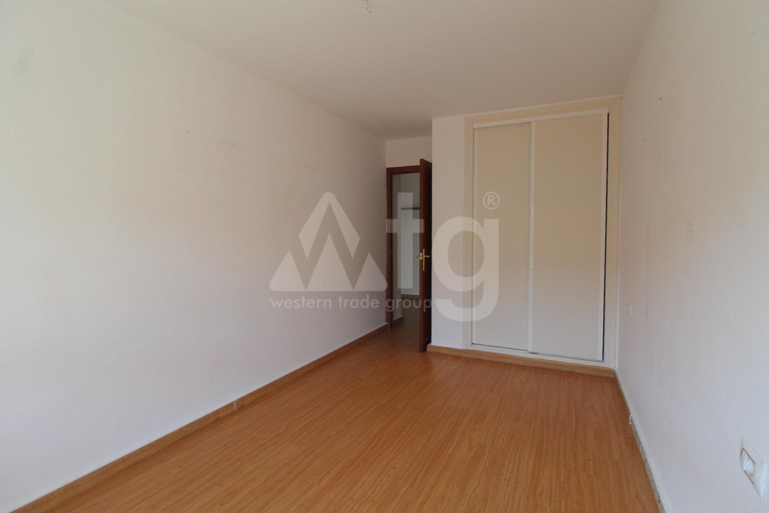 Apartament cu 3 dormitoare în Torrevieja - ALM56599 - 8