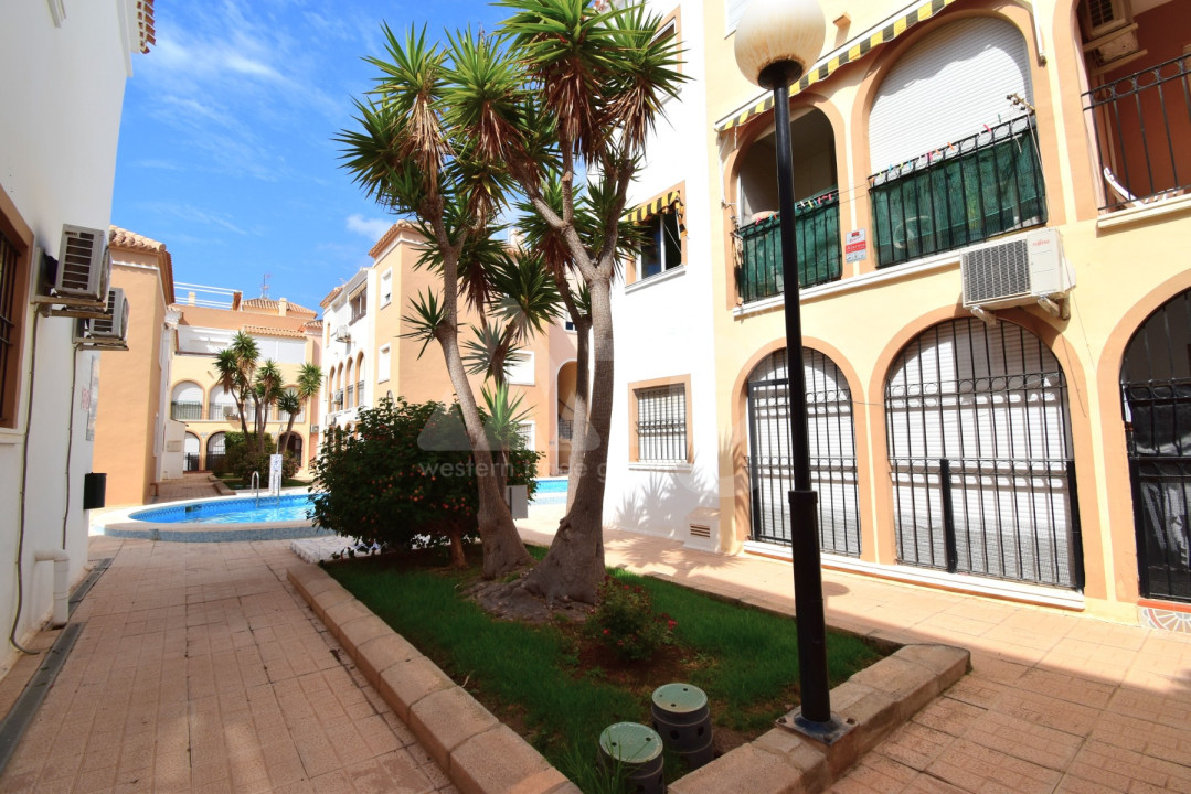 Apartament cu 6 dormitoare în Torrevieja - VRE56767 - 3
