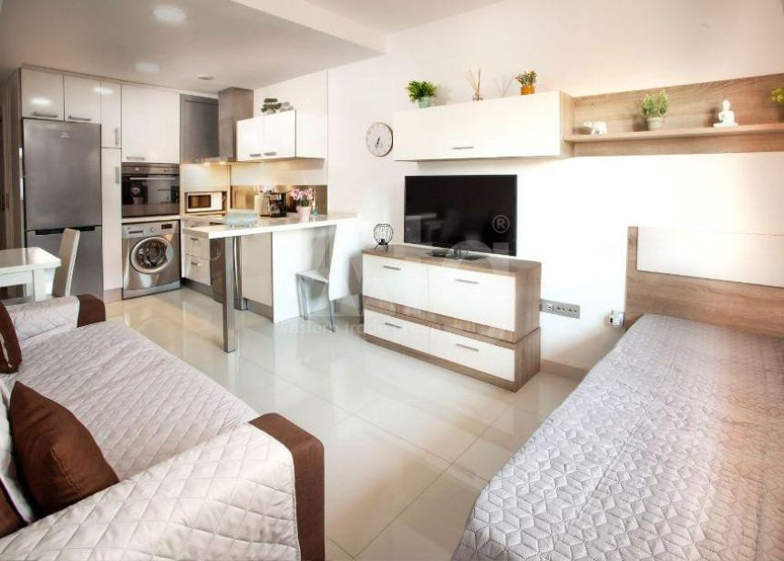 Apartamento de 2 habitaciones en Torrevieja - SHL44807 - 1