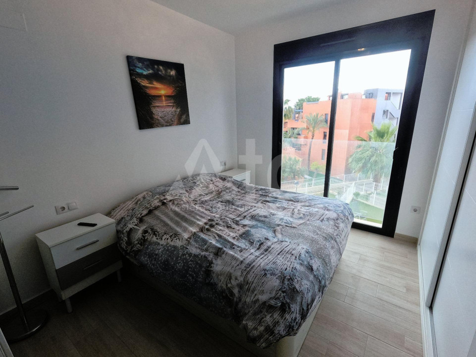 Apartamento de 2 habitaciones en Villamartin - SHL53434 - 9