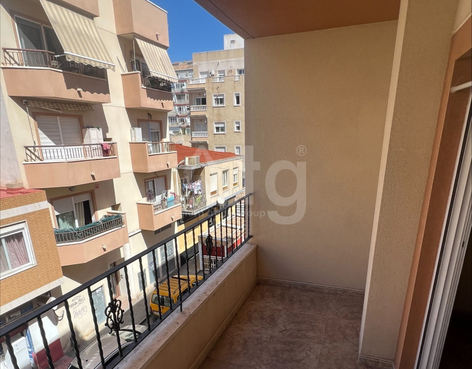 Apartamento de 3 habitaciones en Torrevieja - CUM37042 - 14