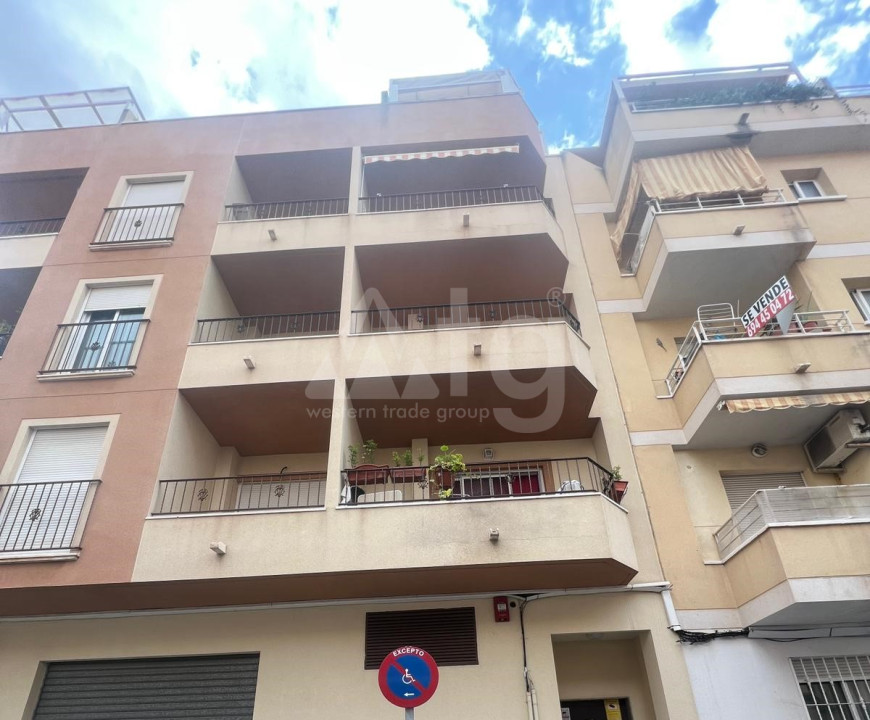 Apartamento de 3 habitaciones en Torrevieja - CUM37042 - 1