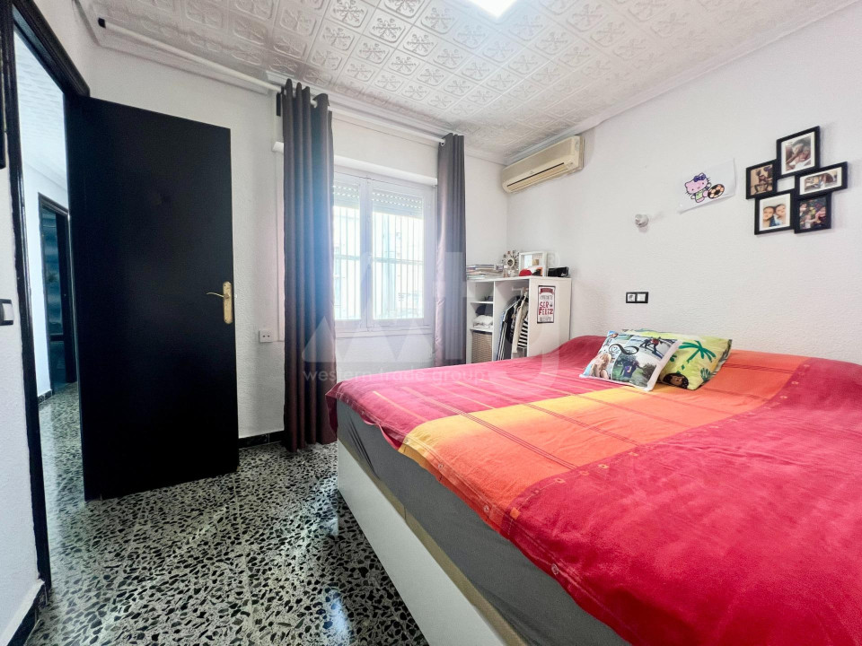 Apartamento de 4 habitaciones en Torrevieja - JJ56732 - 8