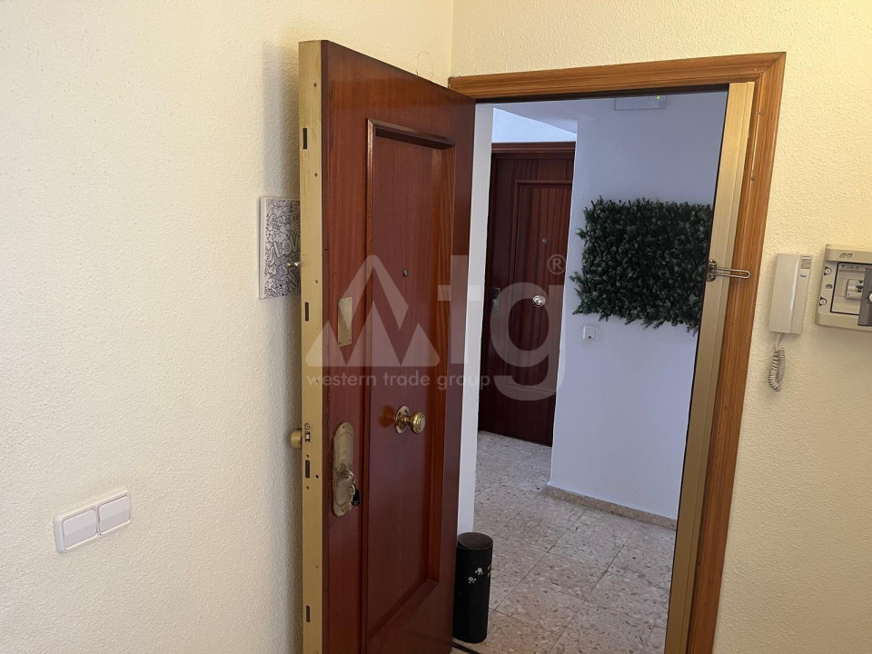 Appartement de 3 chambres à Torrevieja - SHL53431 - 19