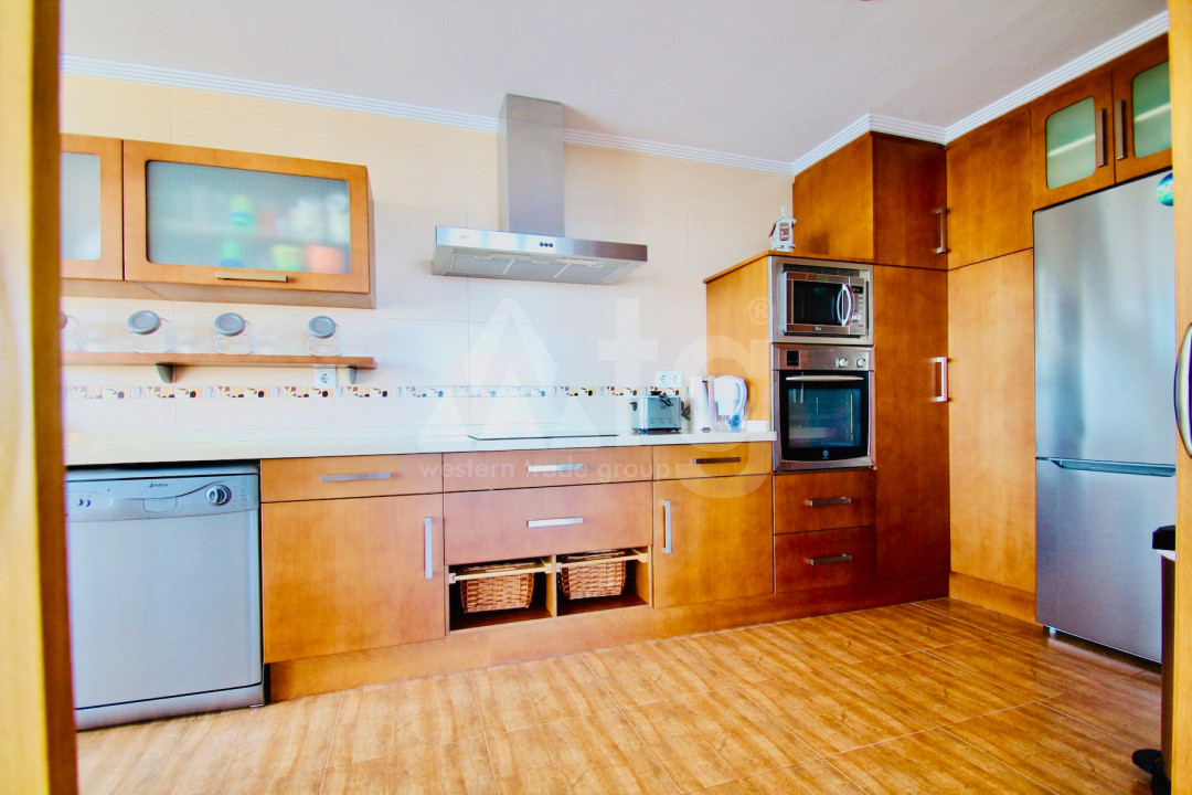 Appartement de 3 chambres à Torrevieja - UBK45186 - 9