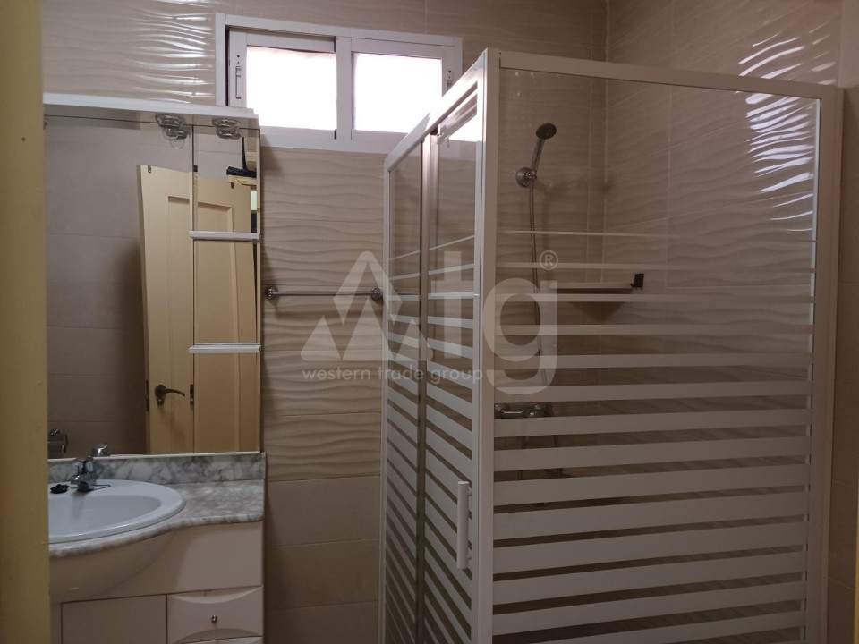 Duplex de 4 habitaciones en Torrevieja - SHL55570 - 15