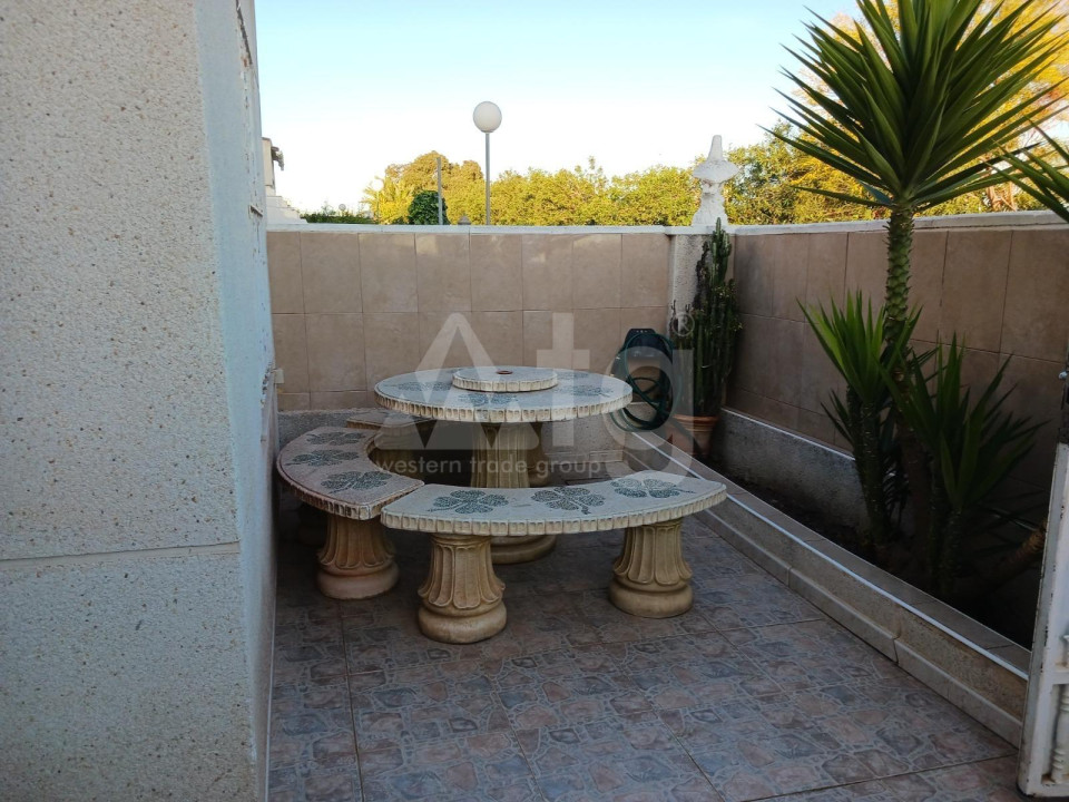 Duplex de 4 habitaciones en Torrevieja - SHL55570 - 21