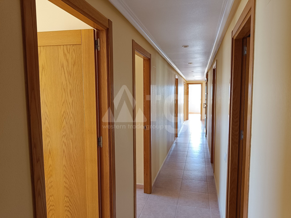 Penthouse cu 5 dormitoare în Torrevieja - RST53009 - 18