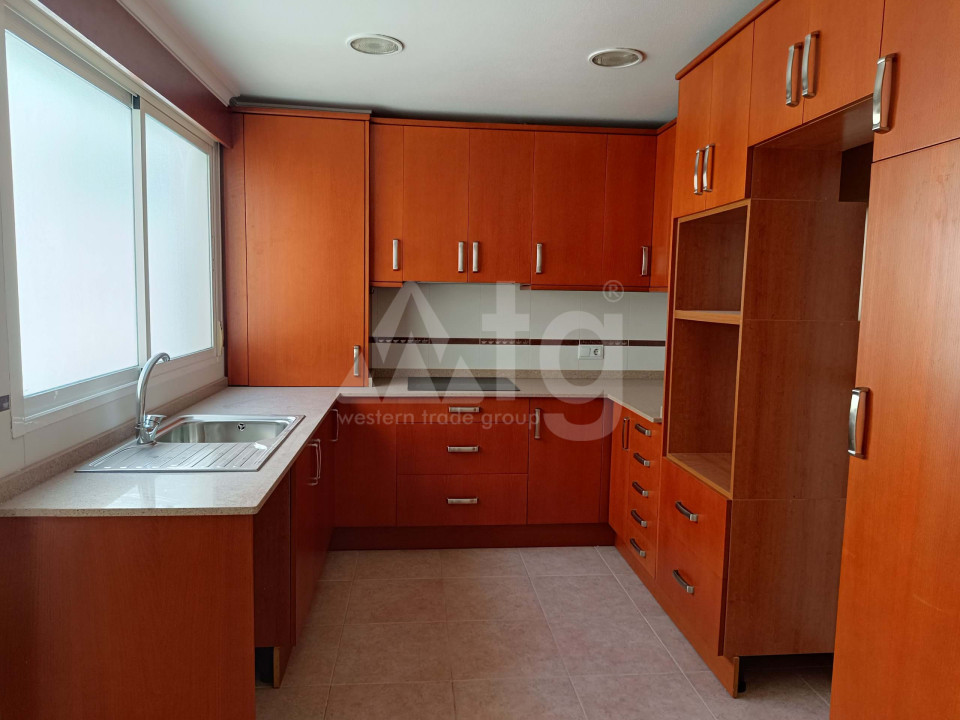 Penthouse cu 5 dormitoare în Torrevieja - RST53009 - 12