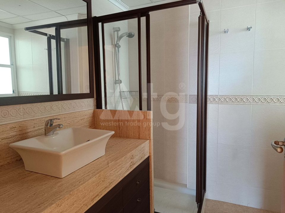 Penthouse cu 5 dormitoare în Torrevieja - RST53009 - 20