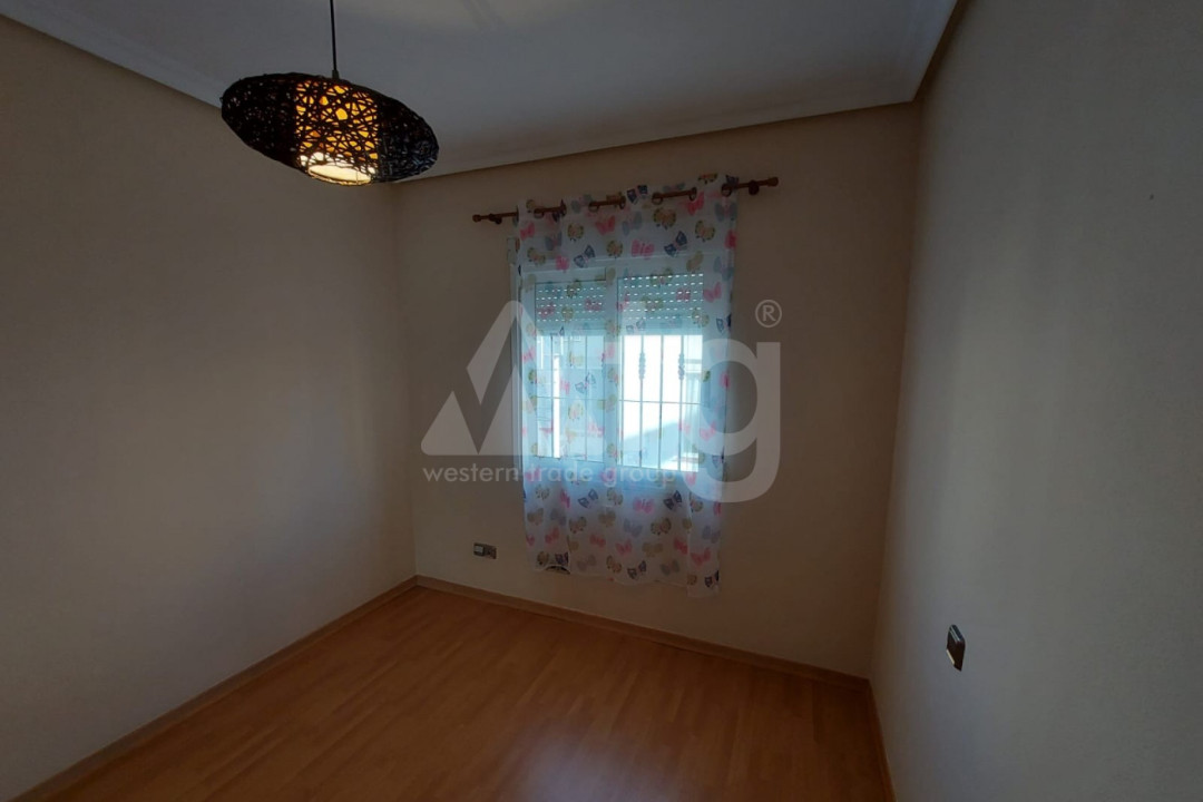 Townhouse cu 3 dormitoare în Torrevieja - PRS56604 - 12