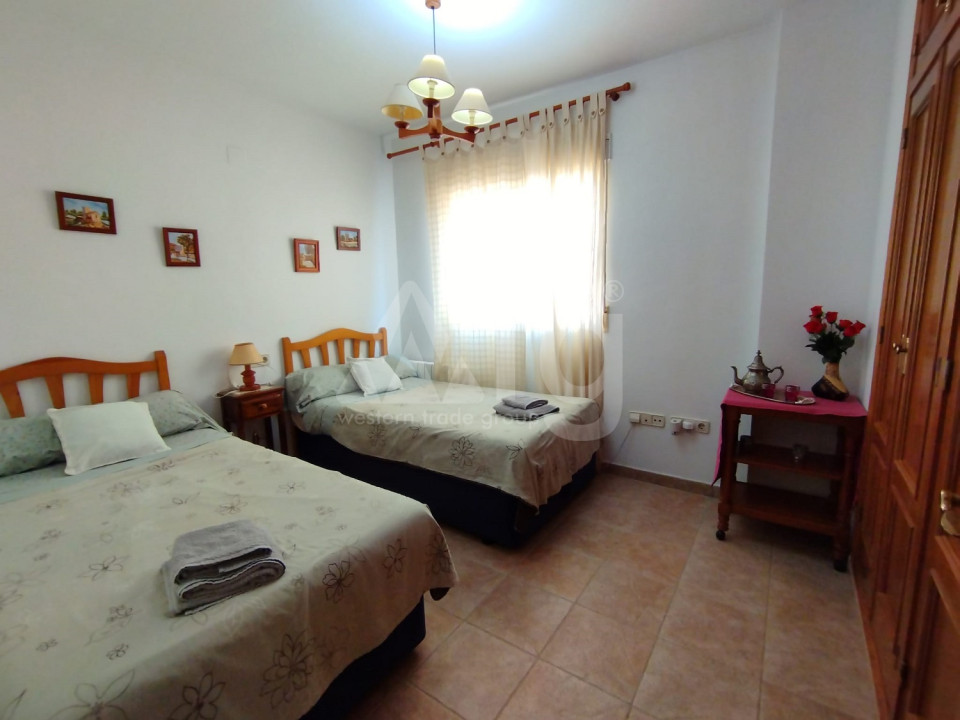 Vilă cu 6 dormitoare în Torrevieja - MRQ55441 - 6