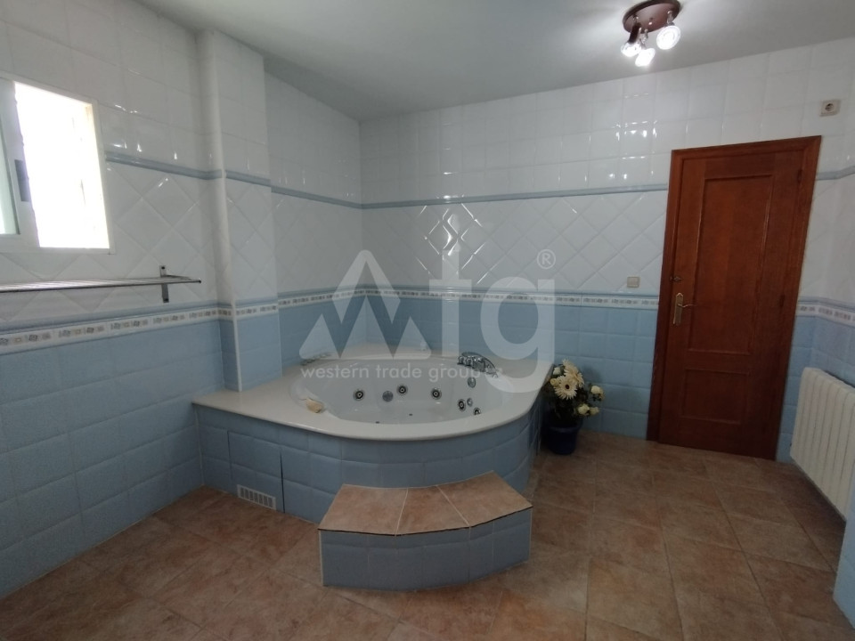 Vilă cu 6 dormitoare în Torrevieja - MRQ55441 - 19