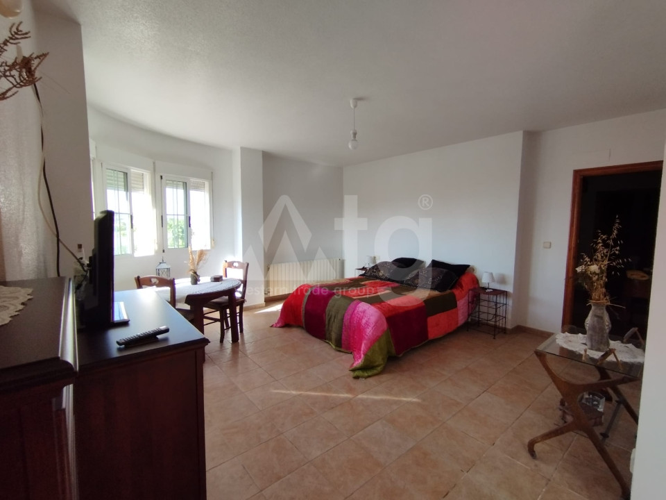Vilă cu 6 dormitoare în Torrevieja - MRQ55441 - 18