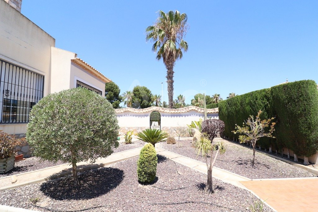 Villa de 3 chambres à Orihuela Costa - CRR41239 - 21